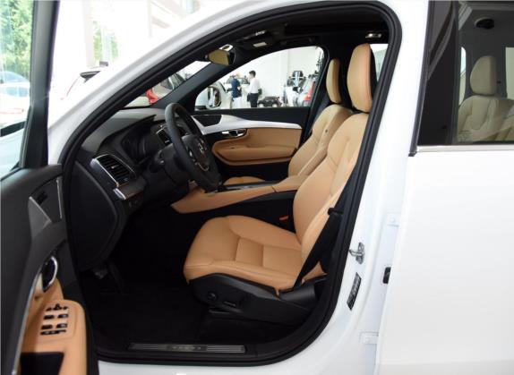 沃尔沃XC90 2019款 T5 智逸版 7座 国VI 车厢座椅   前排空间