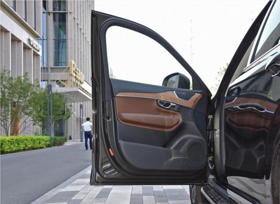 沃尔沃XC90 2019款 T6 智逸版 7座 国VI 车厢座椅   前门板