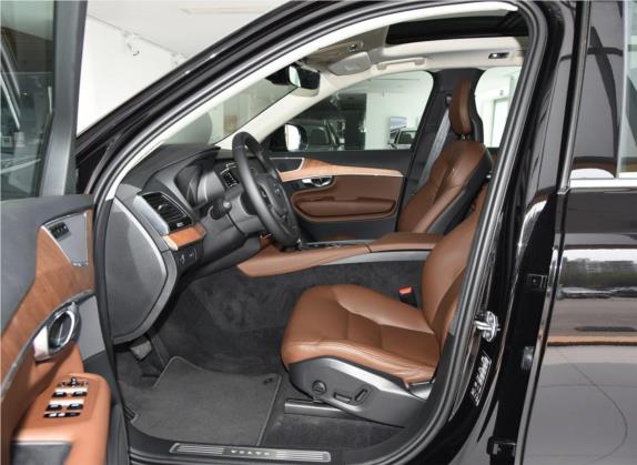 沃尔沃XC90 2020款 改款 T6 智逸豪华版 7座 车厢座椅   前排空间