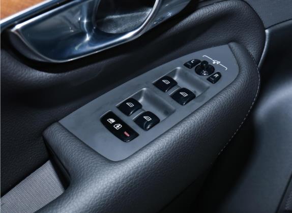 沃尔沃XC90 2020款 改款 T6 智逸运动版 7座 车厢座椅   门窗控制