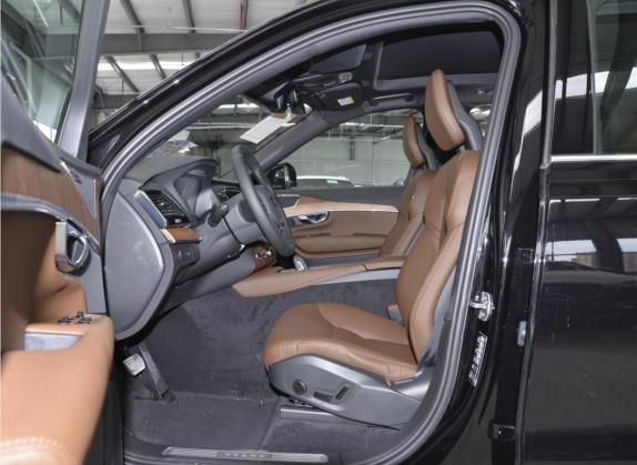 沃尔沃XC90 2021款 B6 智逸豪华版 7座 车厢座椅   前排空间