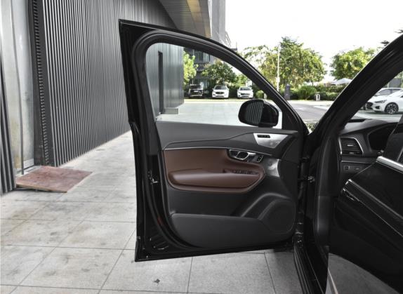 沃尔沃XC90 2022款 B6 智雅豪华版 7座 车厢座椅   前门板