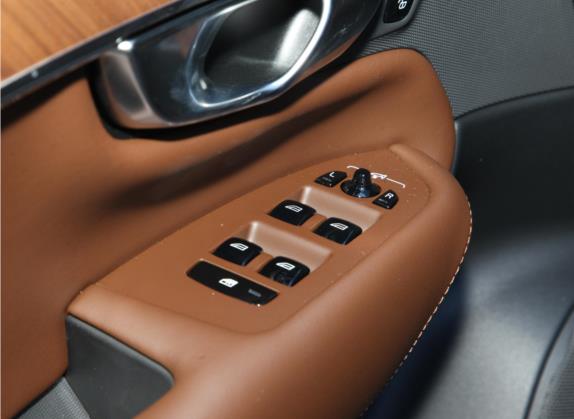 沃尔沃XC90 2023款 B5 智行豪华版 7座 车厢座椅   门窗控制