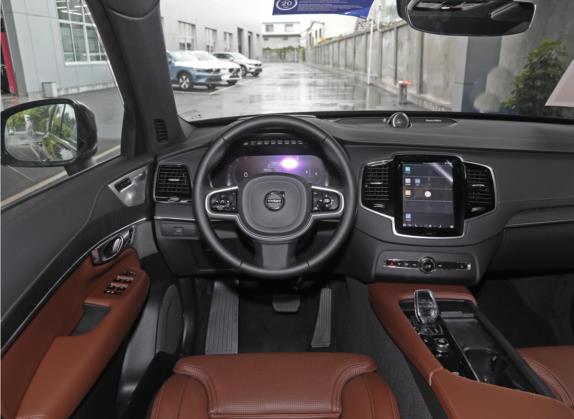 沃尔沃XC90 2023款 B6 智雅豪华版 7座 中控类   驾驶位