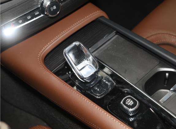 沃尔沃XC90 2023款 B6 智雅豪华版 7座 中控类   挡把