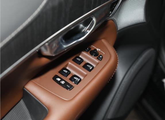 沃尔沃XC90 2023款 B6 智雅豪华版 7座 车厢座椅   门窗控制