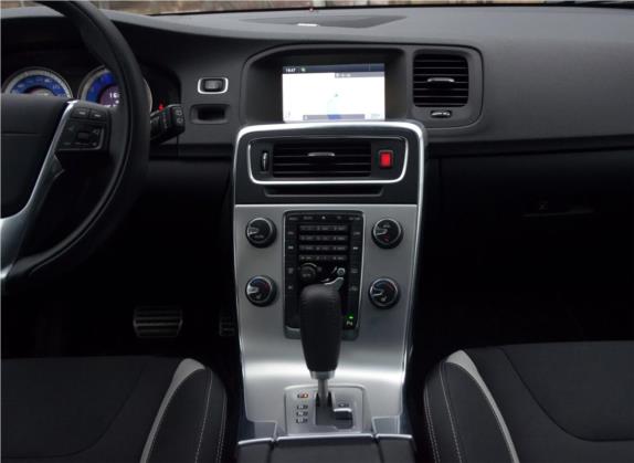 沃尔沃V60 2012款 T6 AWD 运动版 中控类   中控台