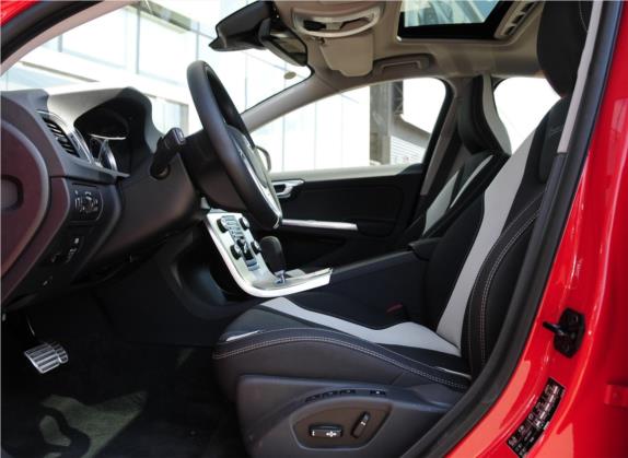 沃尔沃V60 2012款 T6 AWD 运动版 车厢座椅   前排空间