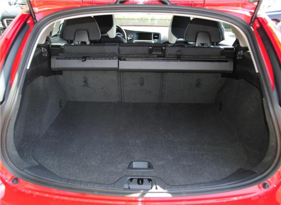 沃尔沃V60 2012款 T6 AWD 运动版 车厢座椅   后备厢