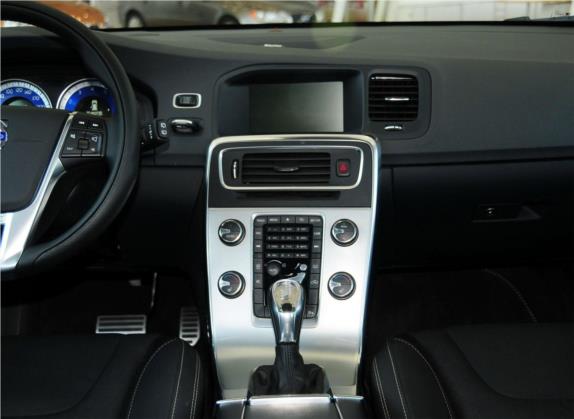 沃尔沃V60 2012款 T6 AWD 个性运动版 中控类   中控台