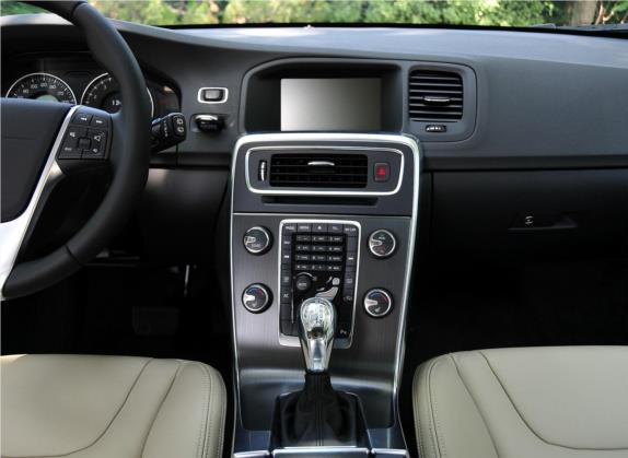 沃尔沃V60 2013款 T5 智雅版 中控类   中控台