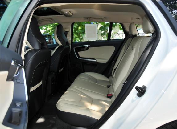 沃尔沃V60 2013款 T5 智雅版 车厢座椅   后排空间