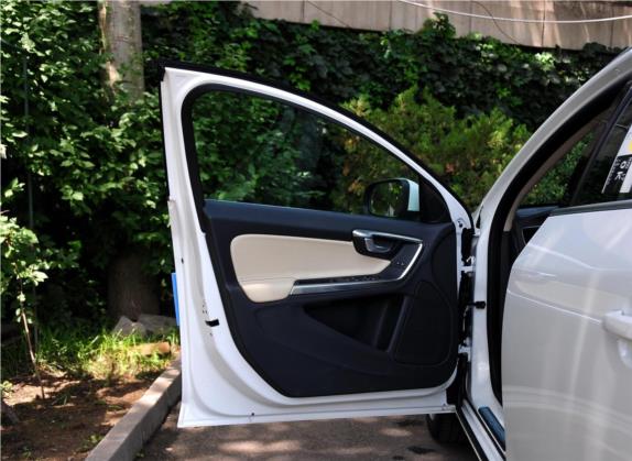 沃尔沃V60 2013款 T5 智雅版 车厢座椅   前门板