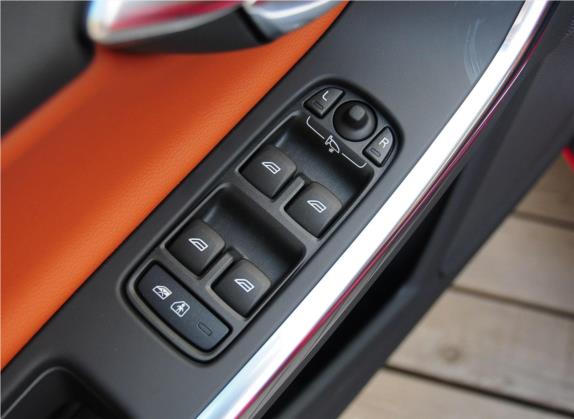 沃尔沃V60 2013款 T5 智尊版 车厢座椅   门窗控制