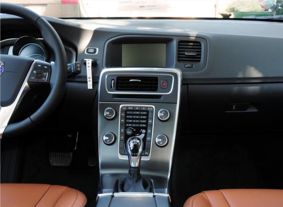 沃尔沃V60 2014款 T5 智雅版 中控类   中控台