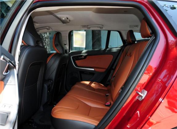 沃尔沃V60 2014款 T5 智雅版 车厢座椅   后排空间