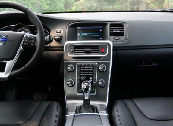 沃尔沃V60 2014款 T5 智逸版 中控类   中控台
