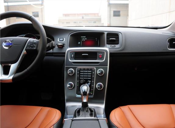 沃尔沃V60 2015款 T5 智雅版 中控类   中控台