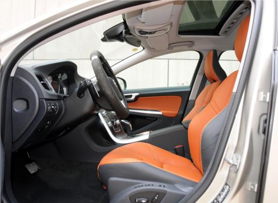 沃尔沃V60 2015款 T5 智雅版 车厢座椅   前排空间