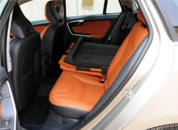 沃尔沃V60 2015款 T5 智雅版 车厢座椅   后排空间