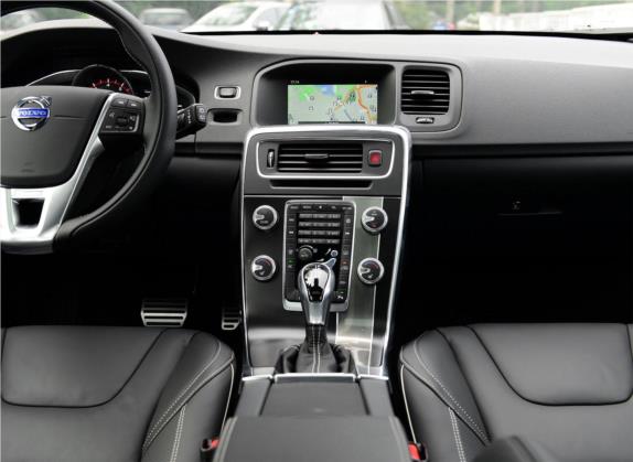 沃尔沃V60 2015款 T5 智雅个性运动版 中控类   中控台