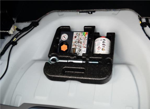 沃尔沃V60 2015款 T5 智雅个性运动版 其他细节类   备胎