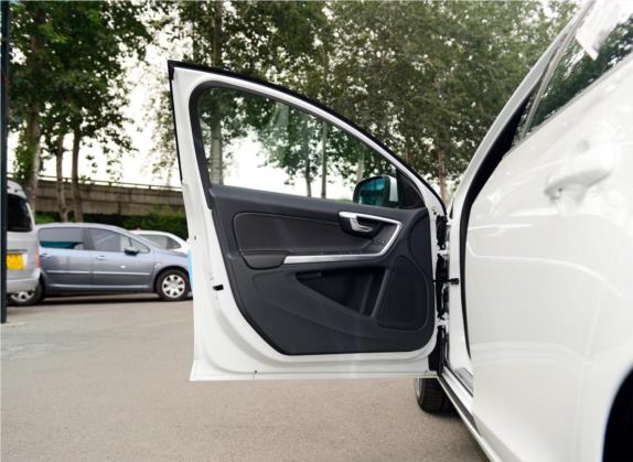 沃尔沃V60 2015款 T5 智雅个性运动版 车厢座椅   前门板