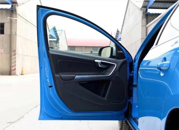 沃尔沃V60 2015款 T6 AWD 个性运动版 车厢座椅   前门板