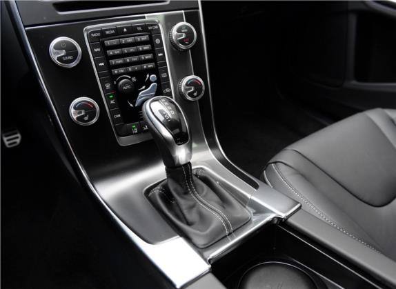 沃尔沃V60 2015款 T6 AWD 个性运动版 中控类   挡把