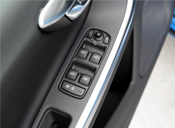 沃尔沃V60 2015款 T6 AWD 个性运动版 车厢座椅   门窗控制