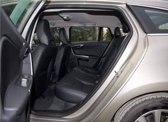 沃尔沃V60 2016款 T5 智逸版 车厢座椅   后排空间