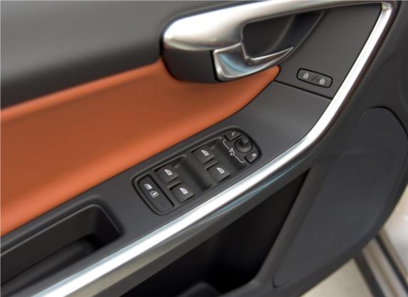 沃尔沃V60 2016款 T5 智雅版 车厢座椅   门窗控制