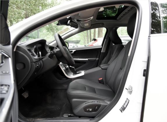 沃尔沃V60 2017款 T4 智尚版 国V 车厢座椅   前排空间