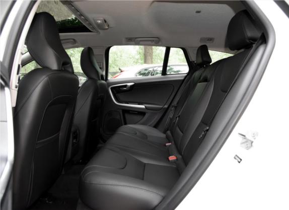 沃尔沃V60 2017款 T4 智尚版 国V 车厢座椅   后排空间