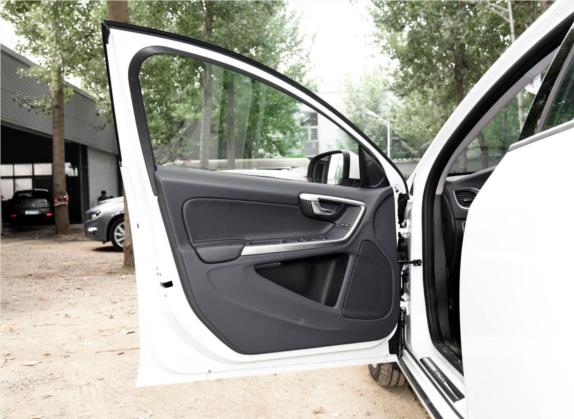 沃尔沃V60 2017款 T4 智尚版 国V 车厢座椅   前门板
