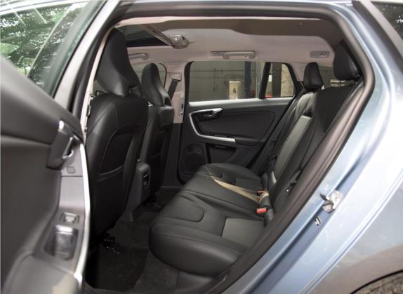 沃尔沃V60 2017款 T5 智逸版 国V 车厢座椅   后排空间