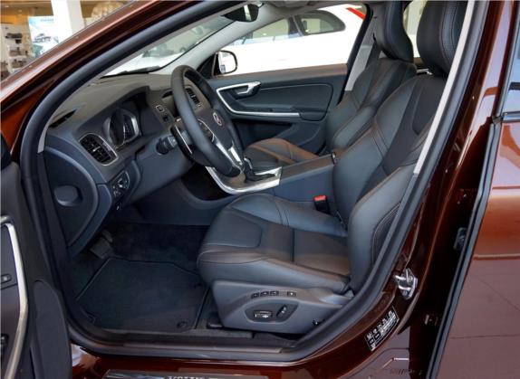 沃尔沃V60 2017款 Cross Country T5 AWD 国V 车厢座椅   前排空间