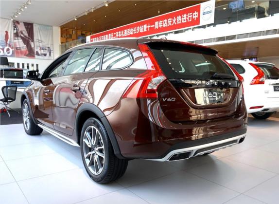 沃尔沃V60 2017款 Cross Country T5 AWD 国V 外观   斜后