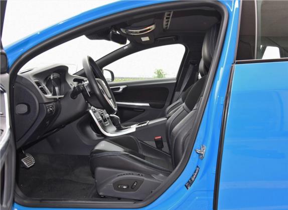 沃尔沃V60 2018款 2.0T Polestar 国V 车厢座椅   前排空间