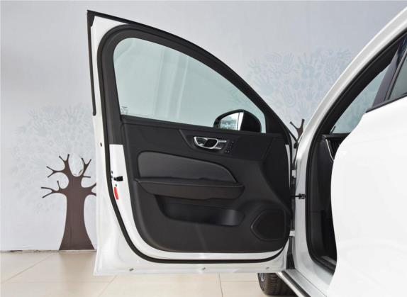 沃尔沃V60 2020款 T5 智远运动版 车厢座椅   前门板