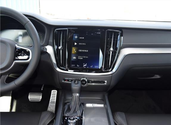 沃尔沃V60 2020款 T5 智雅运动版 中控类   中控台