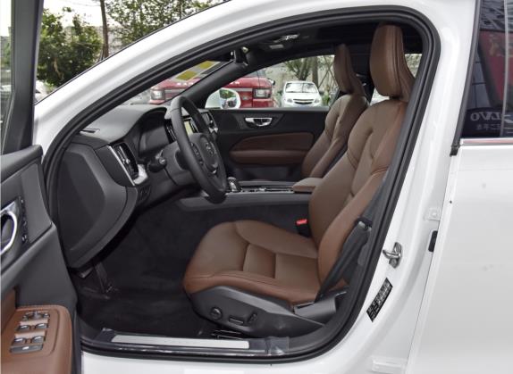 沃尔沃V60 2021款 B4 智逸豪华版 车厢座椅   前排空间