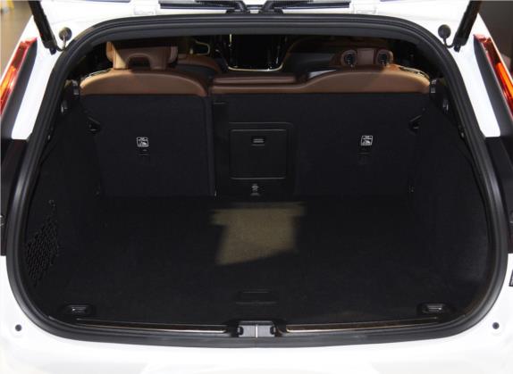 沃尔沃V60 2022款 B5 智远豪华版 车厢座椅   后备厢