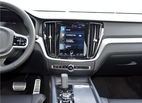 沃尔沃V60 2022款 B5 智远运动版 中控类   中控台