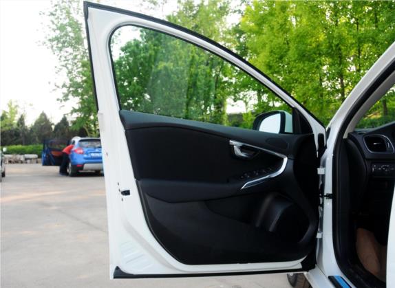 沃尔沃V40 2013款 2.0T 智逸版 车厢座椅   前门板