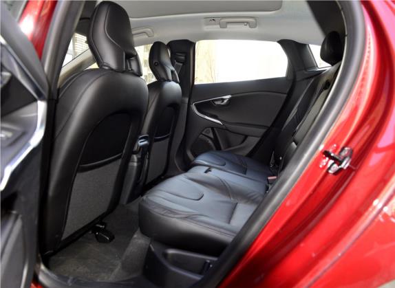 沃尔沃V40 2013款 2.0T 智雅版 车厢座椅   后排空间