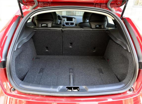 沃尔沃V40 2013款 2.0T 智雅版 车厢座椅   后备厢