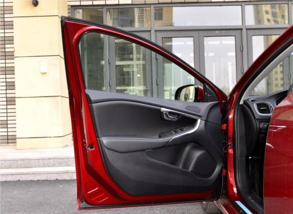 沃尔沃V40 2013款 2.0T 智雅版 车厢座椅   前门板