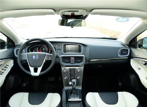 沃尔沃V40 2014款 Cross Country T5 AWD 智尊版 中控类   中控全图