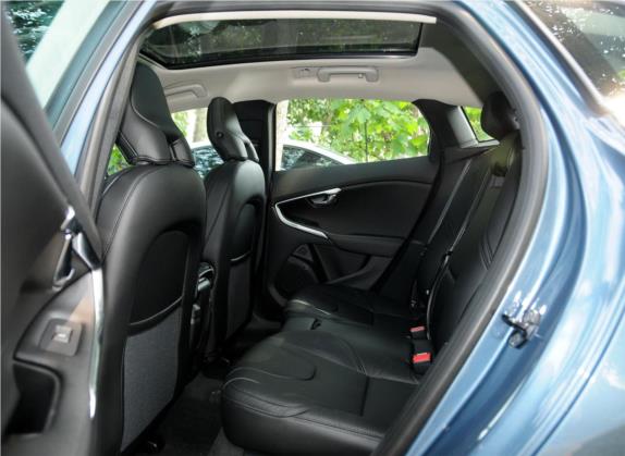 沃尔沃V40 2014款 2.0T 智雅版 车厢座椅   后排空间
